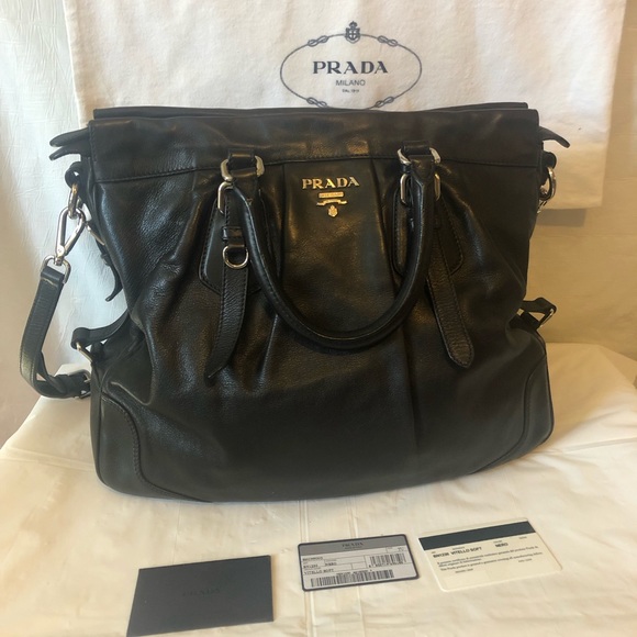 Vitelli soft leather Nero bag with authenticity cards; large bag, top handles - Picture 3 of 13
